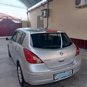 Nissan Versa 2011