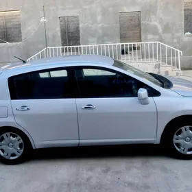 Nissan Versa 2010