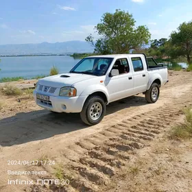 Nissan Navara 2011