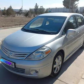 Nissan Versa 2012