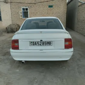 Opel Vectra 1990