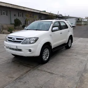 Toyota Fortuner 2008