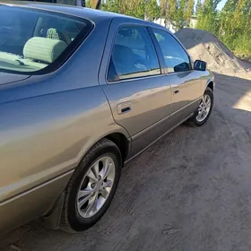 Toyota Camry 2000