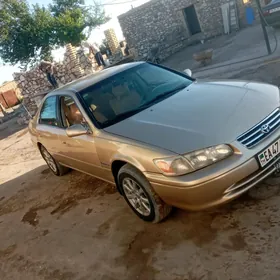 Toyota Camry 2001