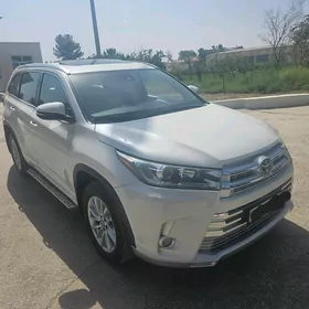 Toyota Highlander 2019