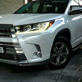 Toyota Highlander 2019