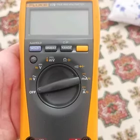 Fluke 179 tester