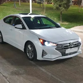 Hyundai Elantra 2020