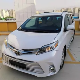 Toyota Sienna 2018