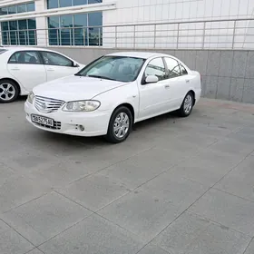 Nissan Sunny 2010