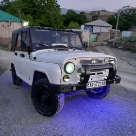 UAZ 469 2004