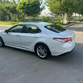 Toyota Camry 2018