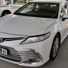 Toyota Camry 2021