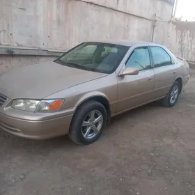 Toyota Camry 2001