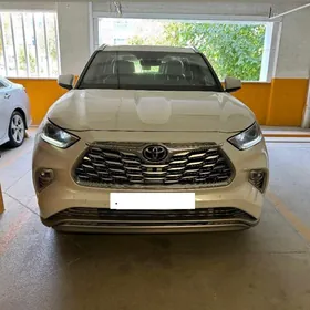 Toyota Highlander 2022