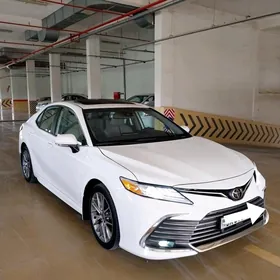 Toyota Camry 2021