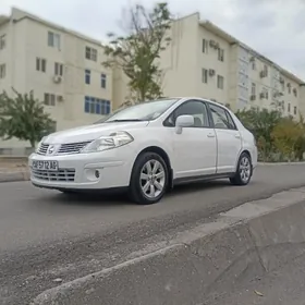 Nissan Versa 2010