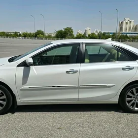 Toyota Camry 2015