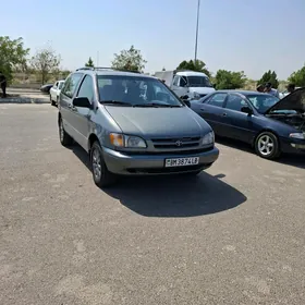 Toyota Sienna 1999