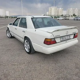 Mercedes-Benz 230E 1989