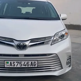 Toyota Sienna 2020