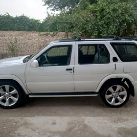 Nissan Pathfinder 2001