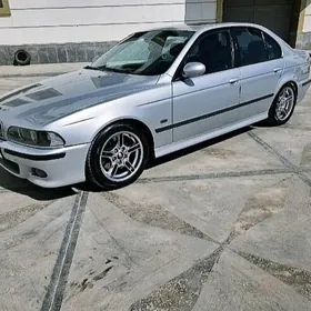 BMW E39 2000