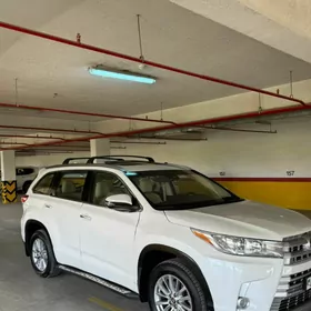 Toyota Highlander 2018