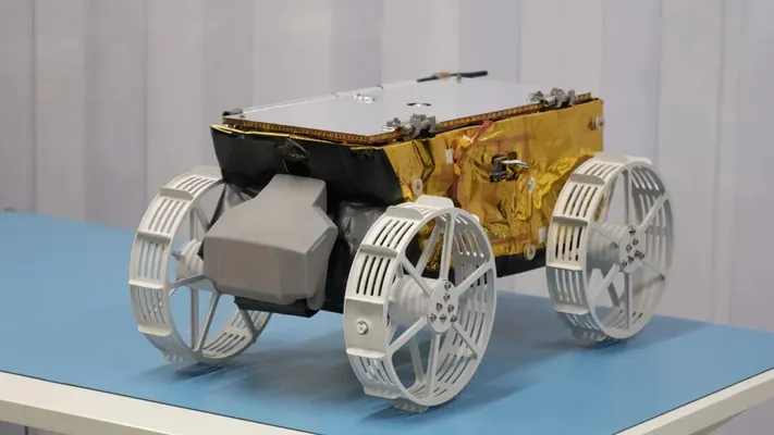 Японская iSpace доставит на Луну миниатюрный 5-кг ровер Tenacious в этом году