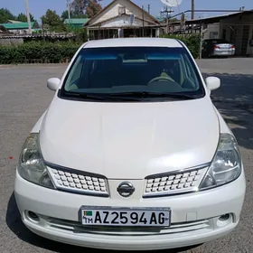 Nissan Tiida 2008