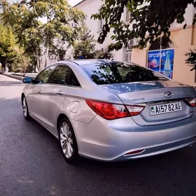 Hyundai Sonata 2011