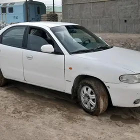 Daewoo Nubira 1998