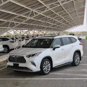 Toyota Highlander 2021