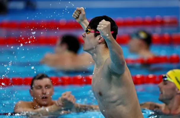 Китайский пловец побил мировой рекорд на дистанции 100 м вольным стилем на ОИ-2024