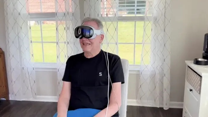 Парализованный пациент управляет Apple Vision Pro силой мысли благодаря импланту Synchron