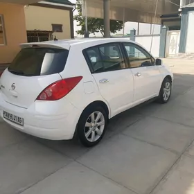 Nissan Versa 2010