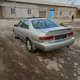 Toyota Camry 2001