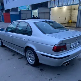 BMW E39 2001