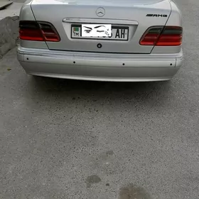 Mercedes-Benz E320 2000