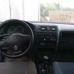 Opel Vectra 1989