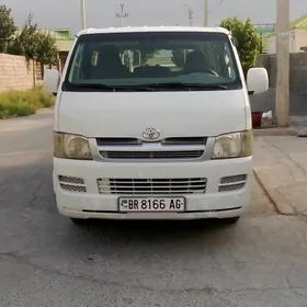 Toyota Hiace 2005