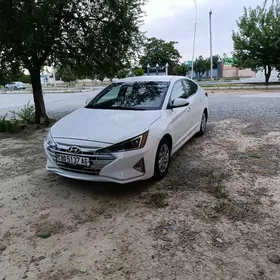 Hyundai Elantra 2019