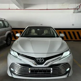 Toyota Camry 2018