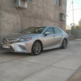 Toyota Camry 2018