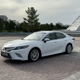 Toyota Camry 2018