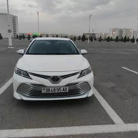 Toyota Camry 2019