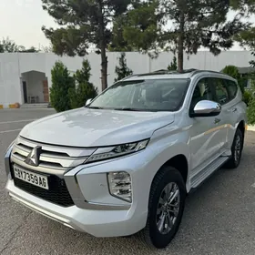 Mitsubishi Pajero 2020