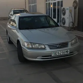 Toyota Camry 2001