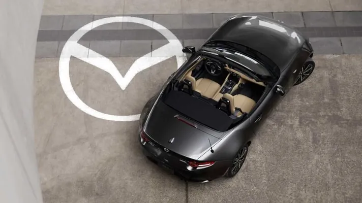 Mazda обновила логотип, добавив строгость и одномерность