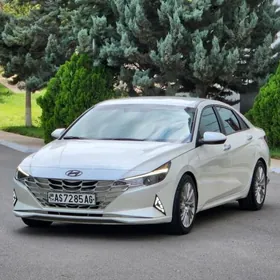 Hyundai Elantra 2022